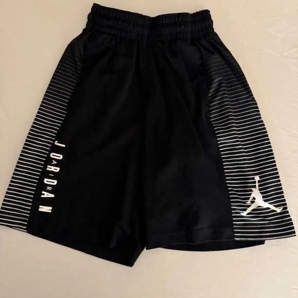 Boys size medium Nike Jordan basketball shorts - Picture 1 of 3